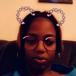 Meet your Posher, Aisha